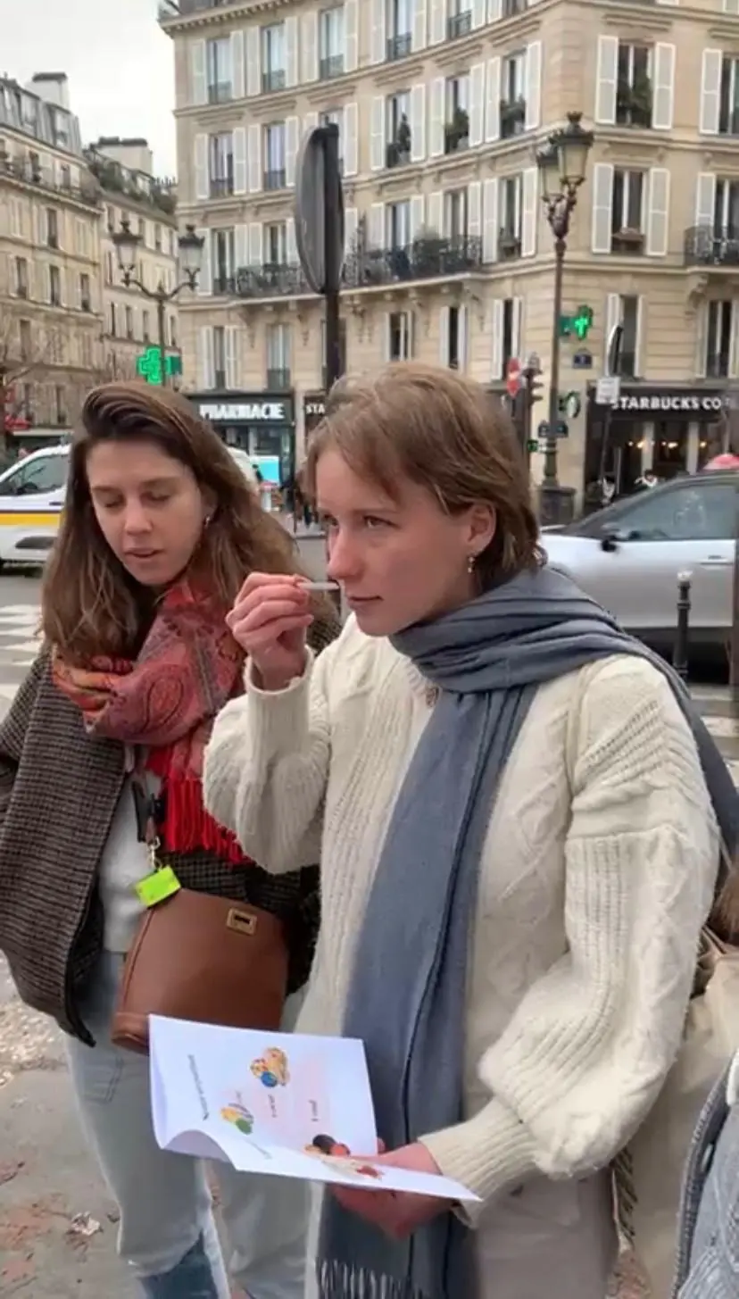 Balade olfactive, dégustation d'une odeur dans la rue