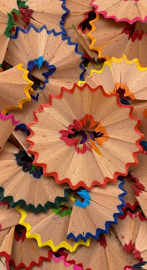 Souvenir, copeaux de crayons de couleur